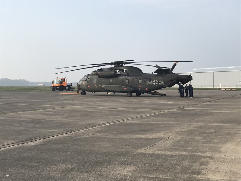 Rheinmetall übernimmt die ersten CH-53G zur Wartung