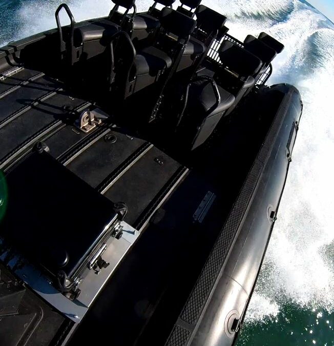 Safran stellt NAVKITE vor, ein neues widerstandsfähiges PNT-System, das in Zusammenarbeit mit den französischen Spezialkräften der Marine entwickelt wurde