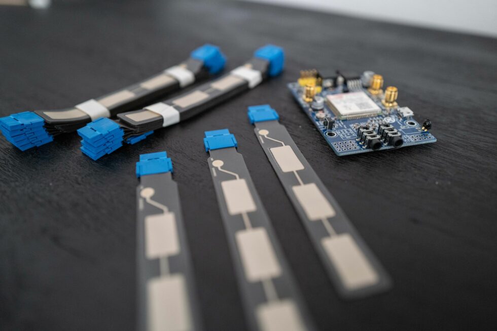 SENSOREN FÜR SMARTE BEKLEIDUNG UND SCHUTZAUSSTATTUNG