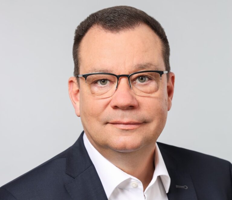 DR. DIRK STEINBRINK WIRD NEUER CHIEF OPERATING OFFICER BEI THYSSENKRUPP MARINE SYSTEMS