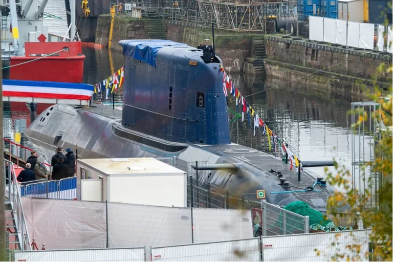 12. November: Die feierliche Namensgebungszeremonie des sechsten Uboots aus der DOLPHIN-Klasse, INS „Drakon“, am Werftstandort von thyssenkrupp Marine Systems in Kiel. Das Boot verfügt – im Vergleich zu den beiden Schwesterbooten INS „Tanin“ und INS „Rahav“ über einen nach hinten verlängerten Turm. (Alle Fotos: Michael Nitz)