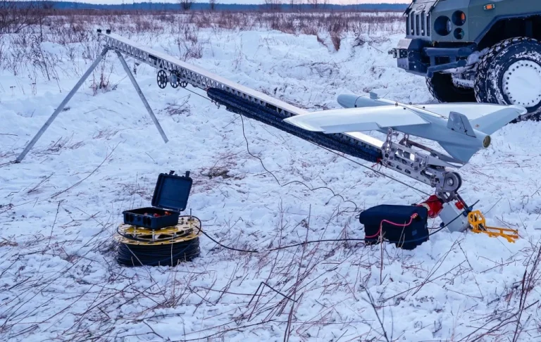 Kamikazedrohne oder Loitering Weapon: Die ukrainische RAM II-Drohne kann mit unterschiedlichen Wirkladungen für hochpräzise Bodenangriffe im Nahbereich bis 30 Kilometer eingesetzt werden. (Foto: CDET LLC/Ukroboronprom)