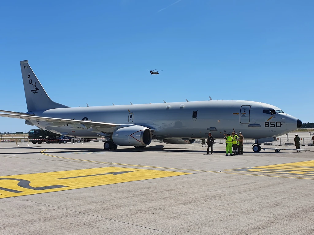 Zeitenwende in allen Dimensionen: Das am 23. Oktober 2024 von den Verteidigungsministern Deutschlands und Großbritanniens unterzeichnete Trinity House Agreement sieht die Stationierung deutscher Seefernaufklärer (P-8A Poseidon) auf dem RAF-Luftwaffenstützpunkt Lossiemouth in Schottland vor. (Foto: Mönch Verlag)