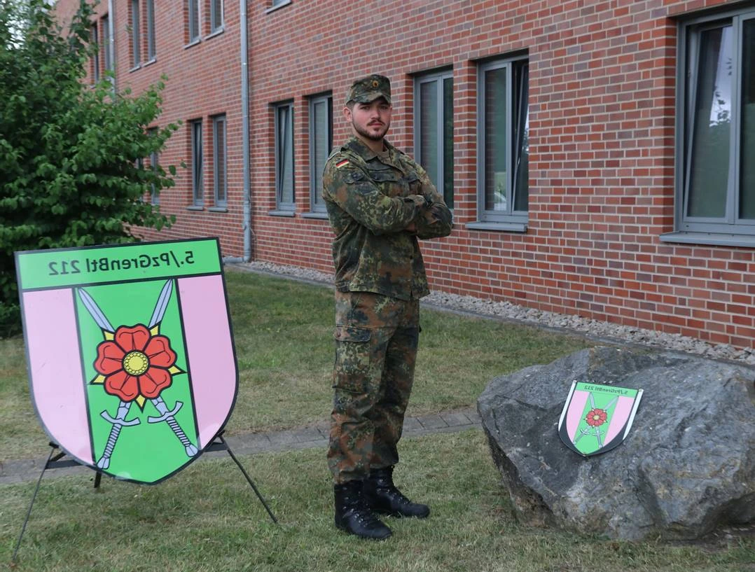 Grüße aus Augustdorf: Hier findet gerade die Basisausbildung für Dimitri A. im Panzergrenadierbataillon 212 statt. Bundeswehr/Adrian Quadt